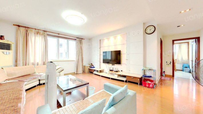 假日山庄二手房实景图