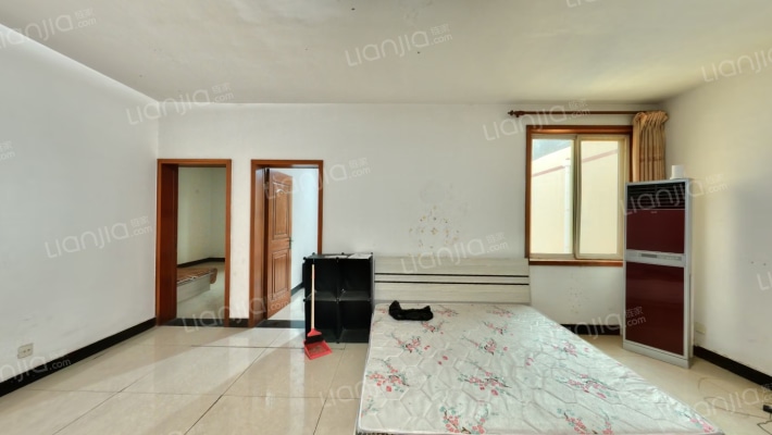 传输局宿舍二手房实景图