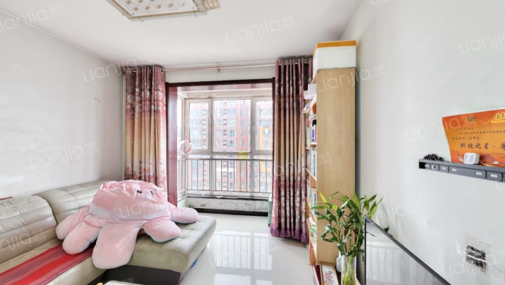 荣御府二手房实景图