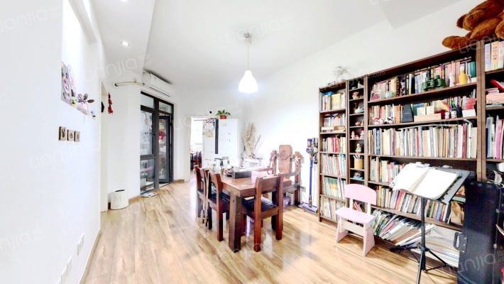 雕墅二手房实景图