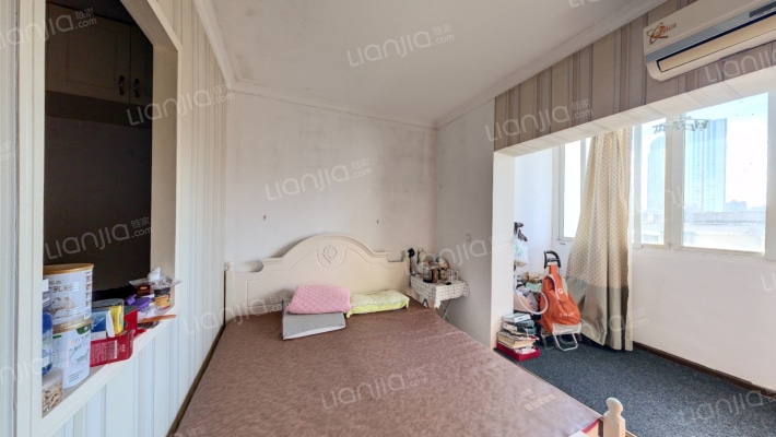 2076至高点二手房实景图