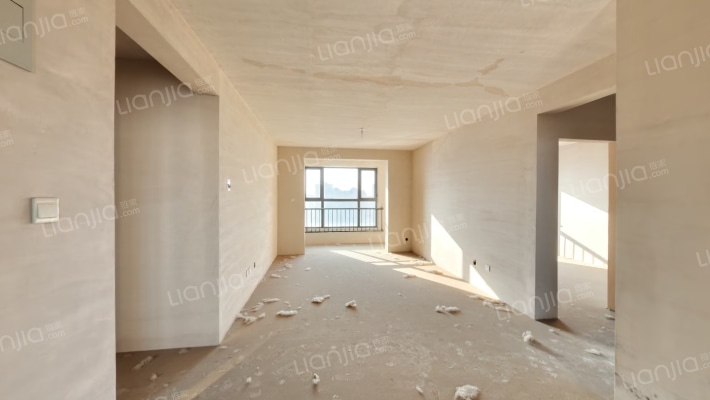 秀兰左岸小镇二手房实景图