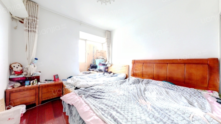 宝怡大厦二手房实景图