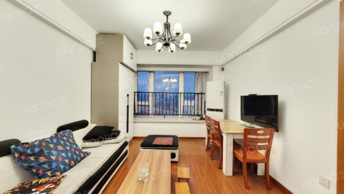 雍荣华庭东区二手房实景图