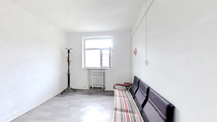 公交公司体育路宿舍二手房实景图