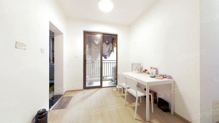 世豪瑞丽二手房实景图