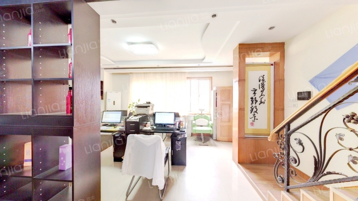 君临天厦二手房实景图