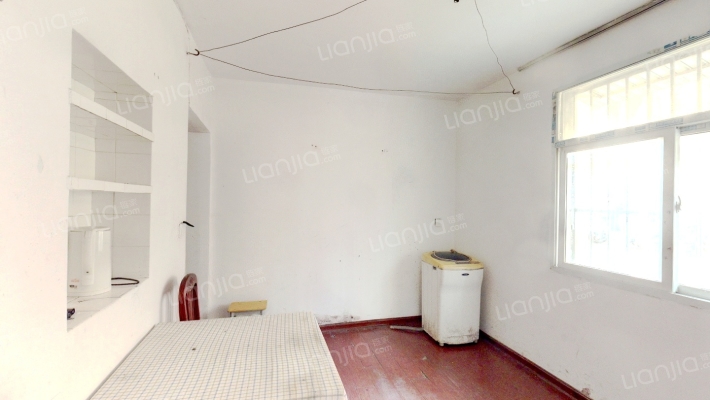 集贤南路西二巷二手房实景图