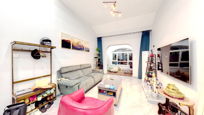 洛卡小镇逸境园二手房实景图