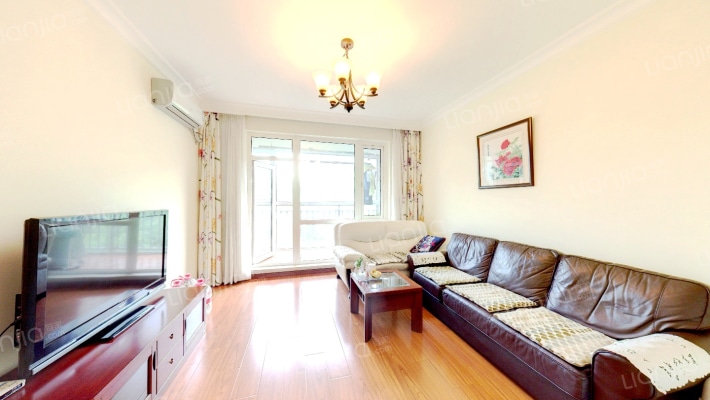 艾维尼小城二手房实景图