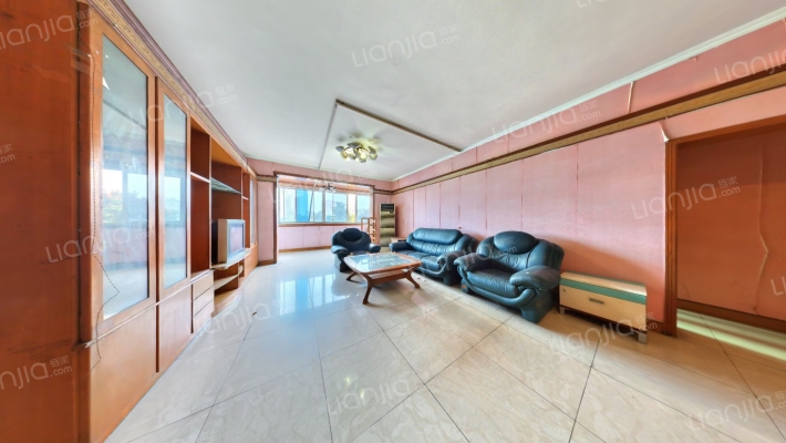 灯笼街142号二手房实景图