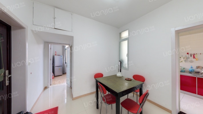 液压件厂宿舍二手房实景图