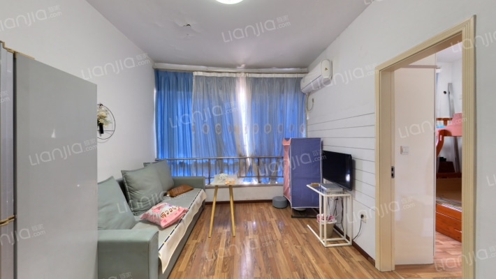 龙庭蓝天苑二手房实景图