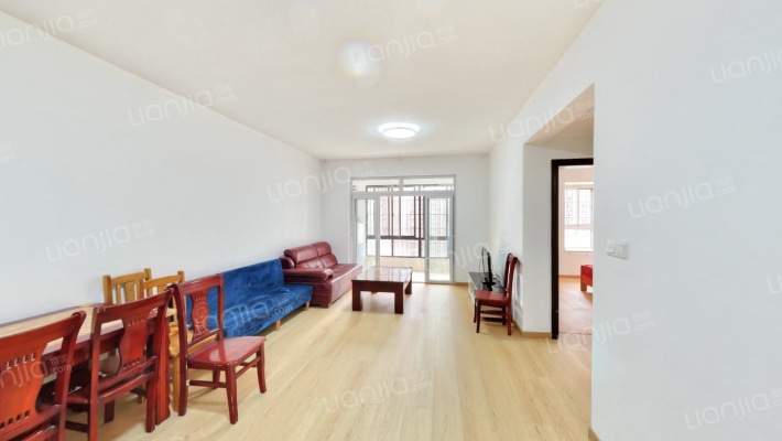 东方航标二手房实景图