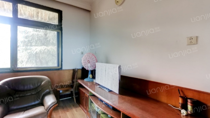 州卫生局宿舍二手房实景图