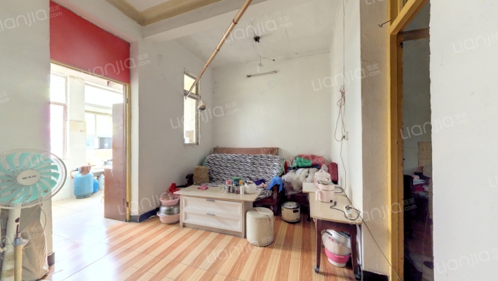 财政宿舍二手房实景图