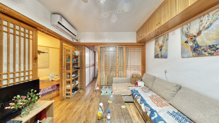 万基新界二手房实景图