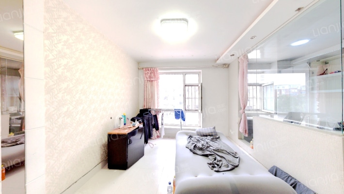 阳光华尔兹B区二手房实景图