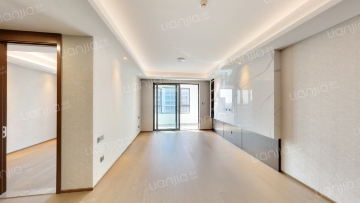 颐和铂岸江璟二手房实景图