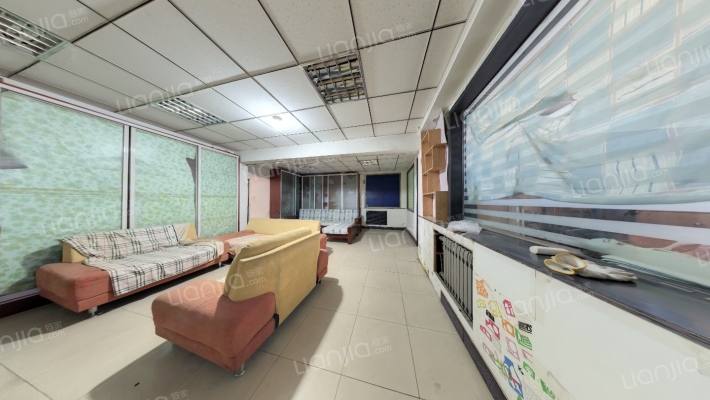 蓝天商住楼二手房实景图