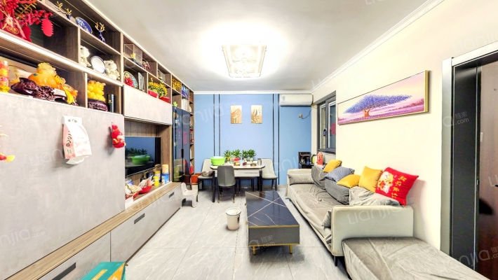 右岸景苑B区二手房实景图