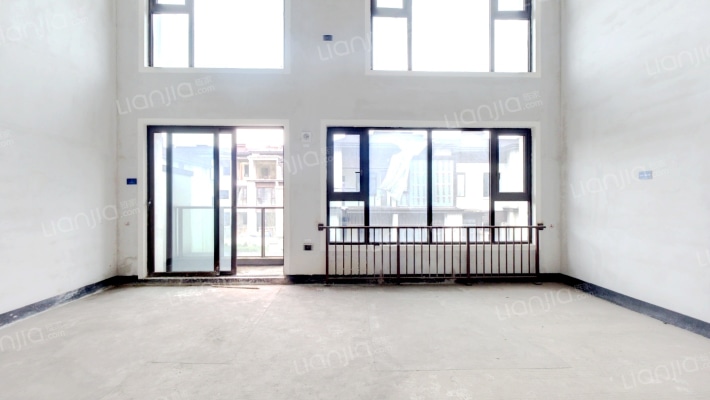 江山樾璞墅二手房实景图