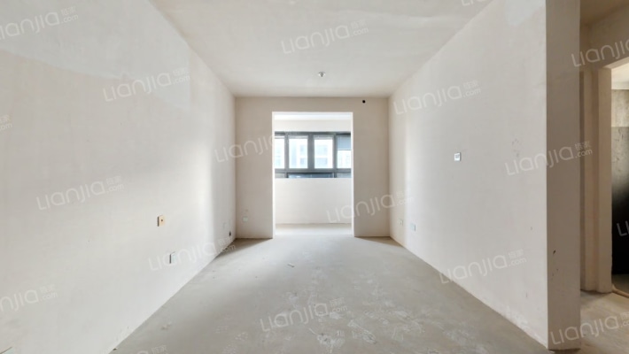 兴南华庭东区二手房实景图