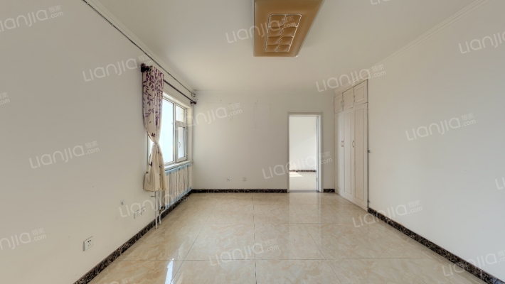 新嘉园广场住宅小区二手房实景图