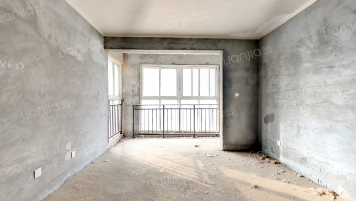 新佳苑二手房实景图