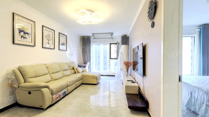 全南两居室 全屋品牌装修 房本满二 楼下就是购物吃饭-客厅