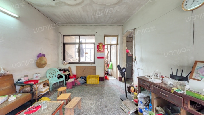 石油公司宿舍二手房实景图