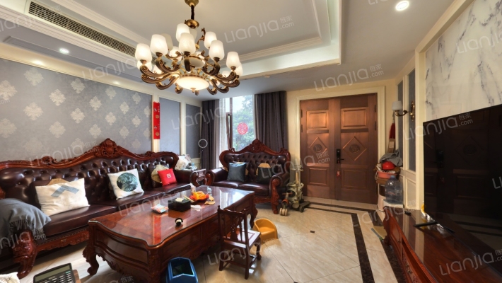 领岛别墅二手房实景图