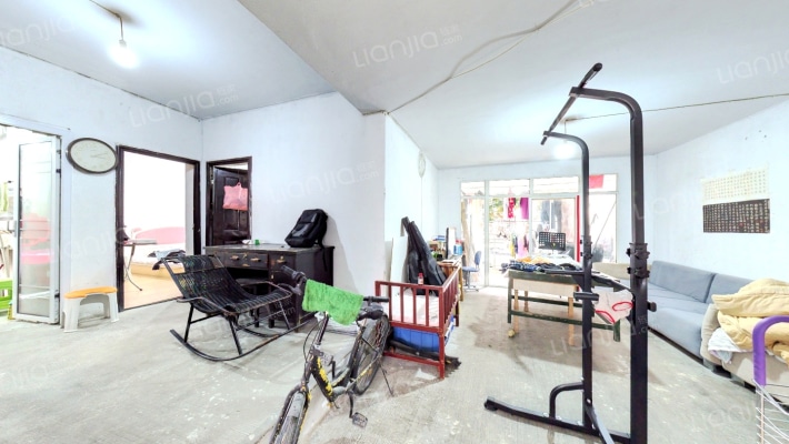 险峰苑二手房实景图