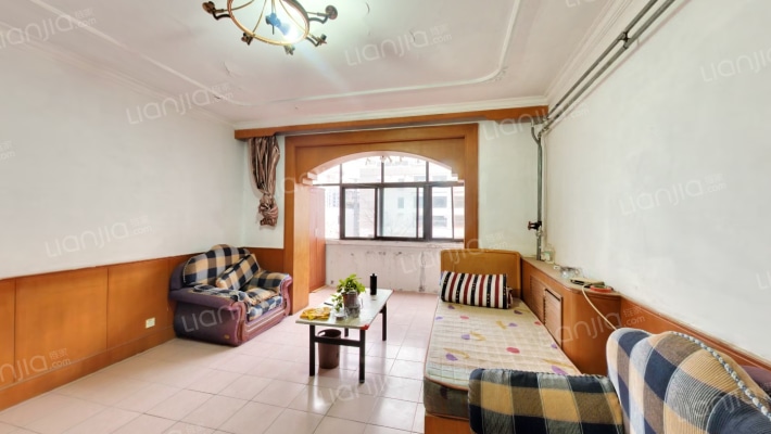 人民保险公司宿舍二手房实景图