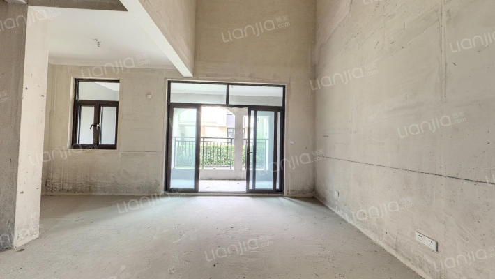 万科翡翠心湖二手房实景图