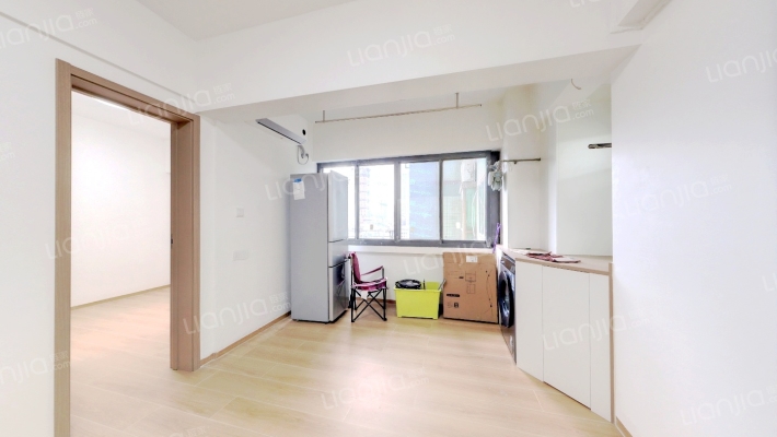 海中宝大厦二手房实景图