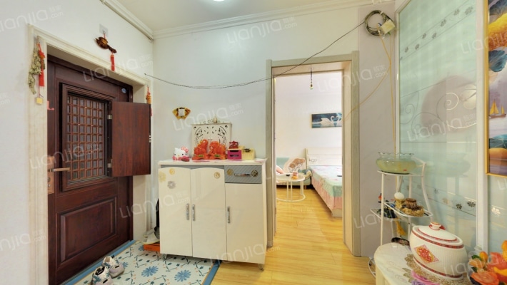 金融宿舍二手房实景图