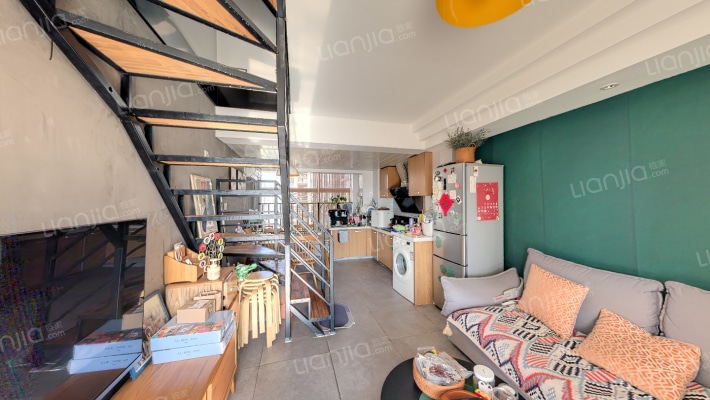 金色LOFT二手房实景图