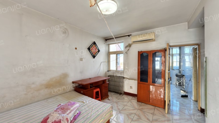 北卫里二手房实景图