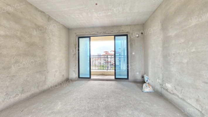 半岛八期二手房实景图