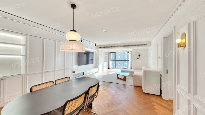 上东8号二手房实景图