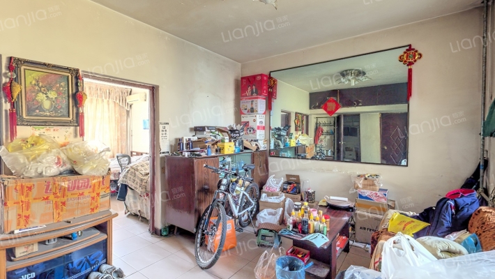 溶剂厂宿舍二手房实景图