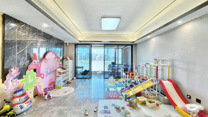 珠江国际金融中心二手房实景图