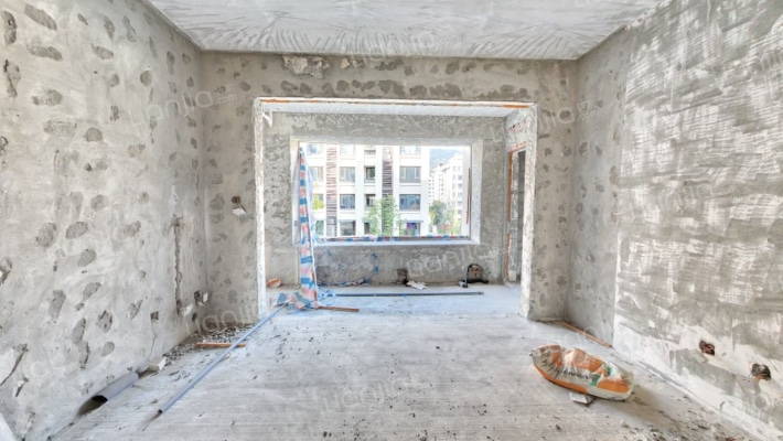 中建人居山水颐墅二手房实景图