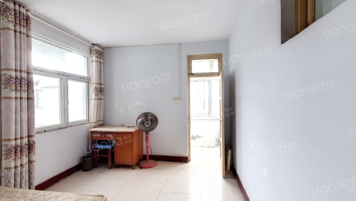 苹果园南区二手房实景图