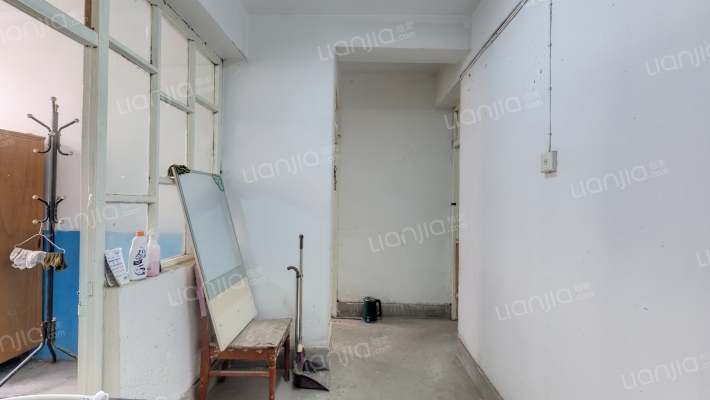 新华橡胶二分厂家属院二手房实景图