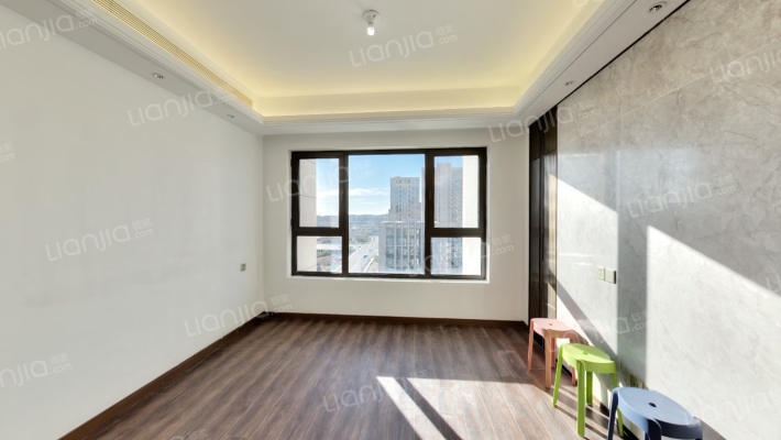 中骏天峰二手房实景图