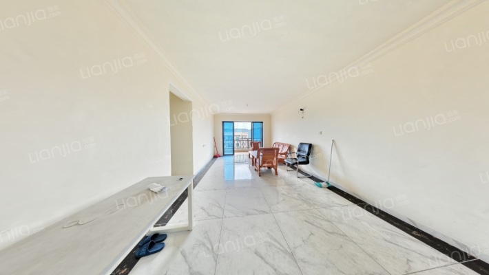 碧桂园翡翠湾二手房实景图
