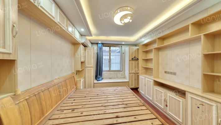 青年路新村二手房实景图