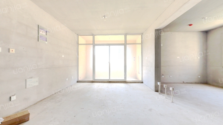 桦林彩雲城二手房实景图